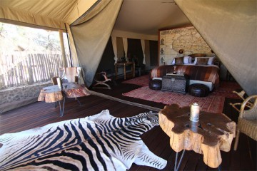 Luxury suite at Inverdoorn Game Reserve